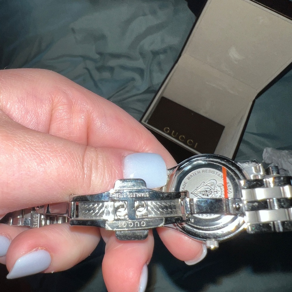 ⭐️ YEAR END SALE ⭐️ GUCCI DIAMOND WATCH - Picture 4 of 14